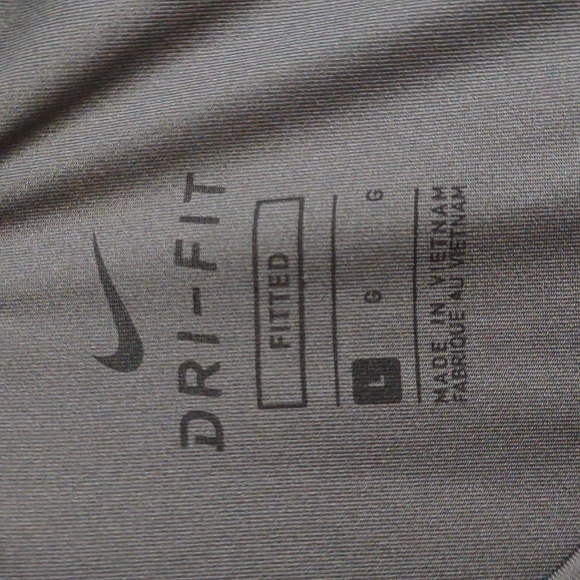 Nike Dri -fit fitted long sleeve - Picture 2 of 3